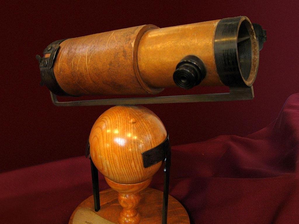 Приборы ньютона. Зеркальный телескоп Ньютона. Первый зеркальный телескоп Ньютона.
