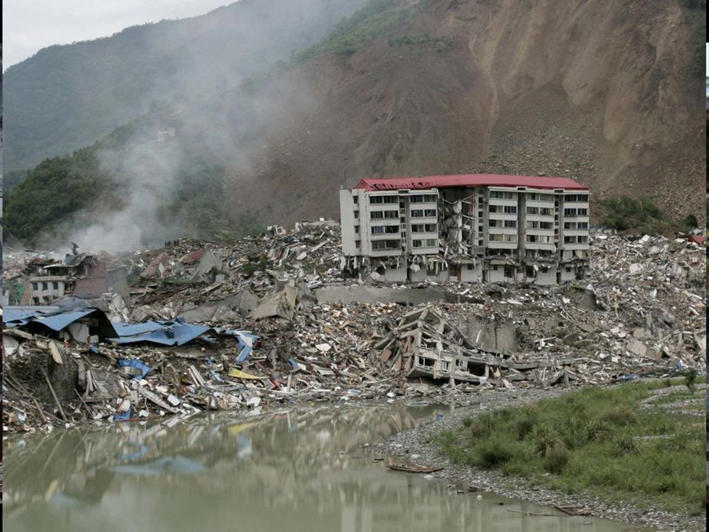 Погода землетрясения. Сычуань землетрясение 2008. Землетрясение в Китае 2008 Сычуань. Таншаньское землетрясение 1976. Сычуаньское землетрясение.