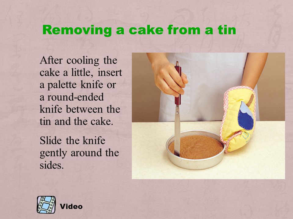 Removing a cake from a tin