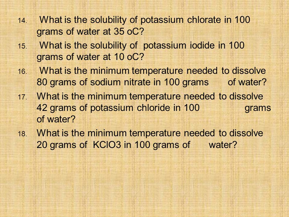 What is the solubility of potassium chlorate in 100 grams of water at 35 oC